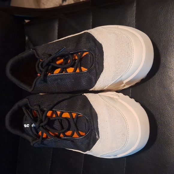 Sorel shoes - Picture 2 of 4